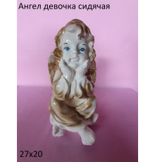 Ангел девочка сидячая