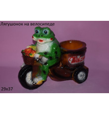 Лягушка на велосипеде кашпо